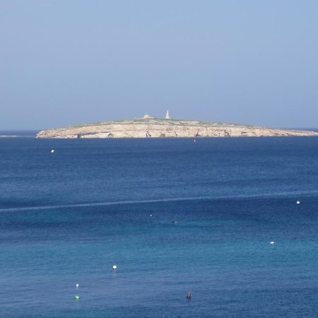 The Sea Just Across The Road - Flat 3 St. Paul's Bay Exterior foto
